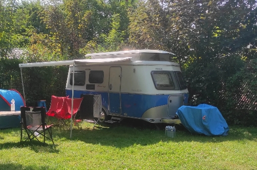 Emplacement de camping en Auvergne sans électricité - Camping d’Arpheuilles