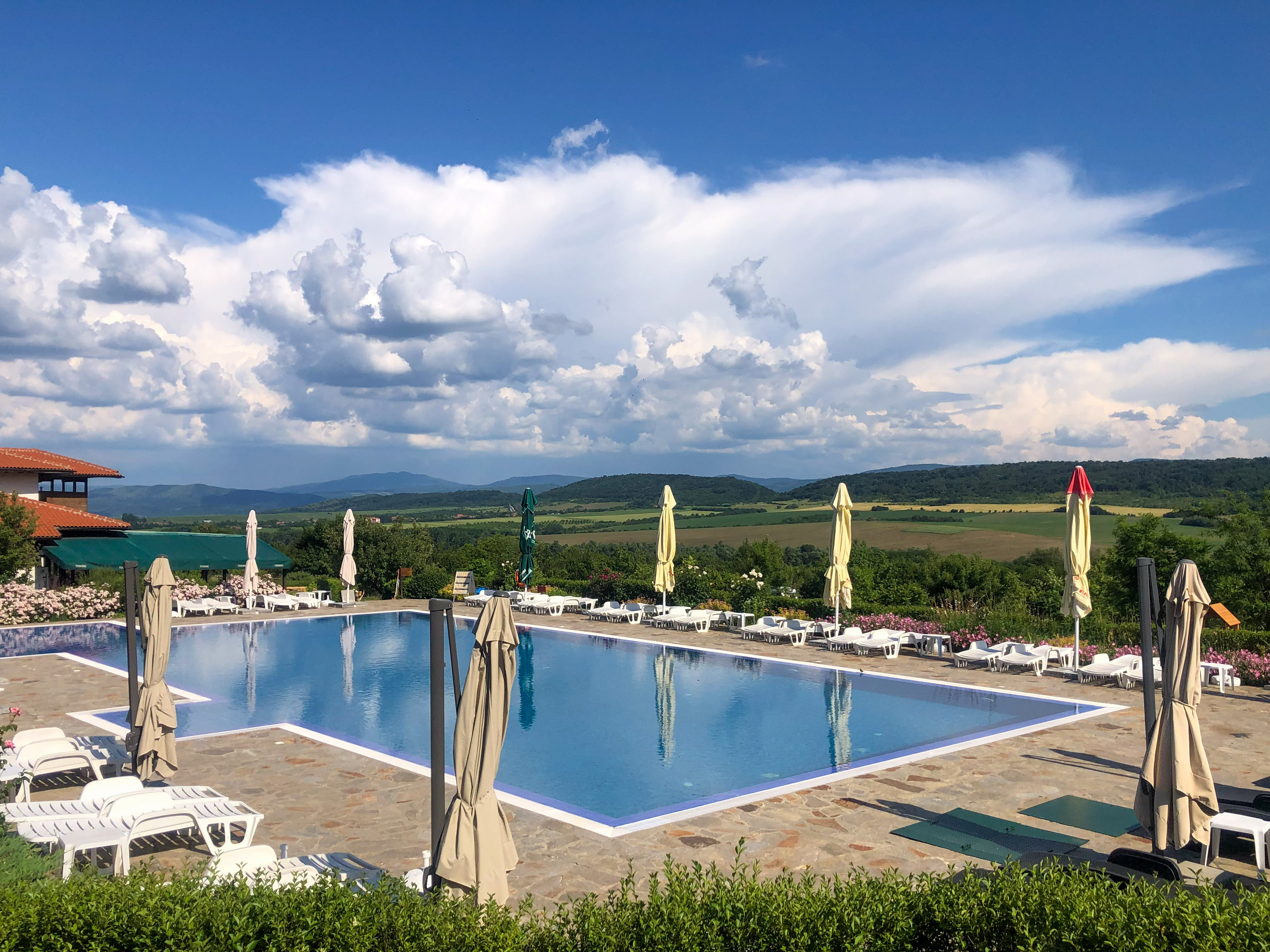 Emplacement pour 2 personnes avec caravane ou camping car au Camping Veliko Tarnovo, Dragizhevo – Détente en pleine nature, découverte de la Bulgarie