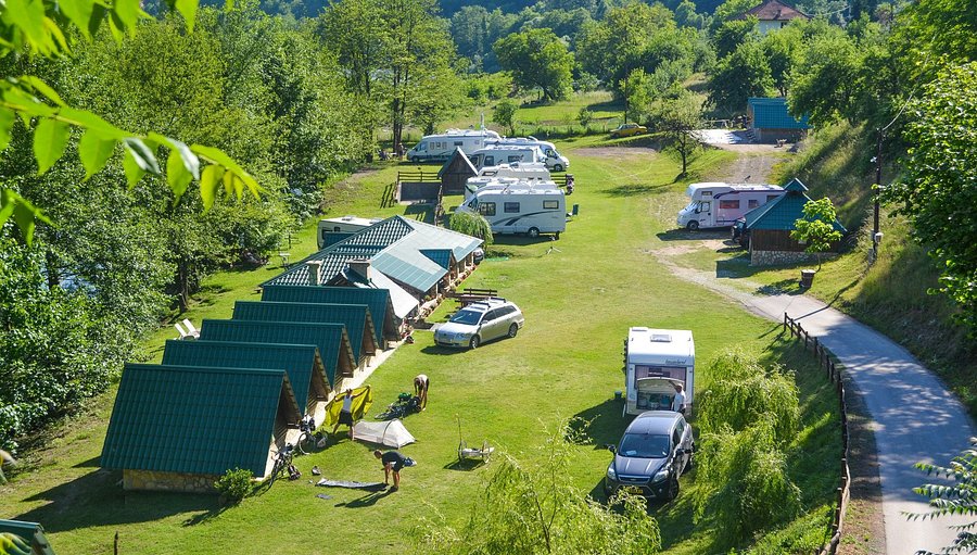 Emplacement de camping au coeur de la nature en Bosnie - Electricité et taxes incluses