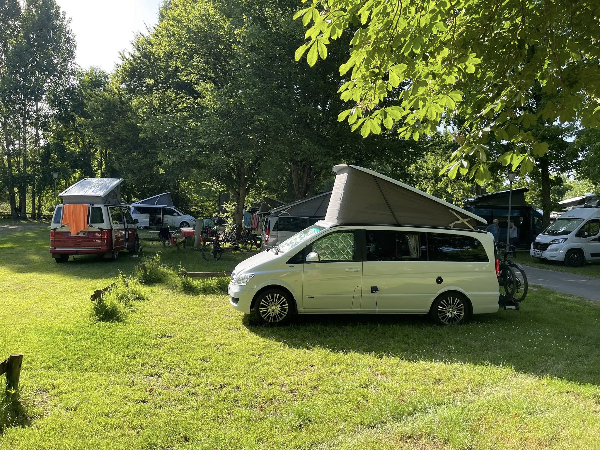 Emplacement : voiture + tente ou caravane ou camping-car